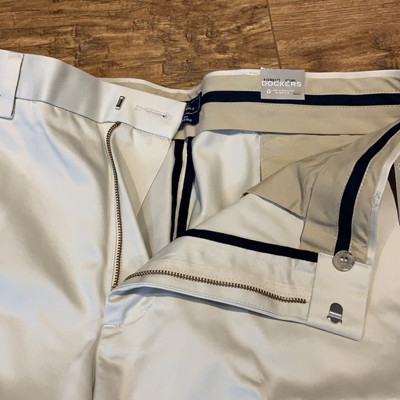 Dockers Classic Fit Signature khakis - Picture 7 of 11